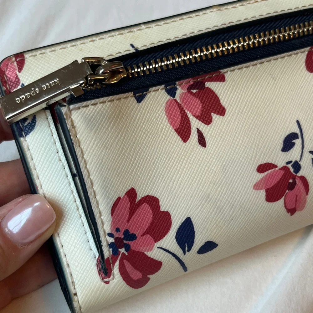 Kate Spade White and Pink Floral Wallet